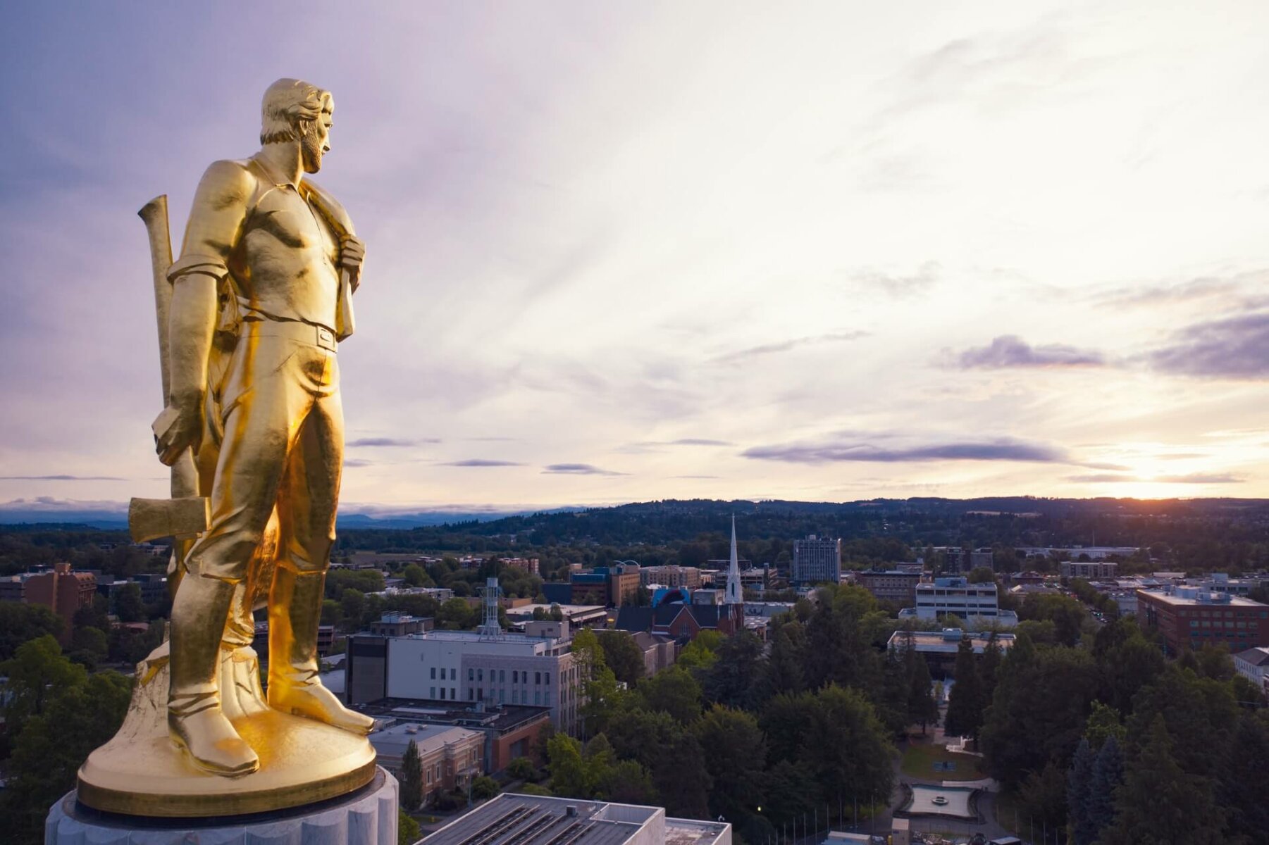 capitol_building_golden_statue_salem_oregon_who_can_buy_my_home_with_cash_Bridgetown_Home_Buyers