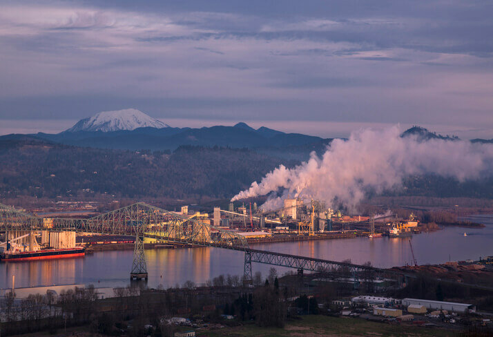 Port-of-Longview-and-Mt-St-Helens-in-the-Background_sell_my_house_fast_bridgetown_home_buyers