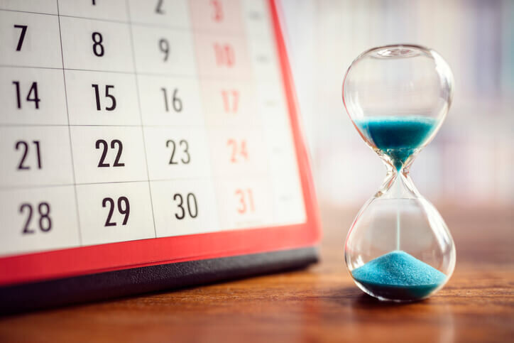 Hourglass-and-calendar-sell-house-as-is-vancouver-wa