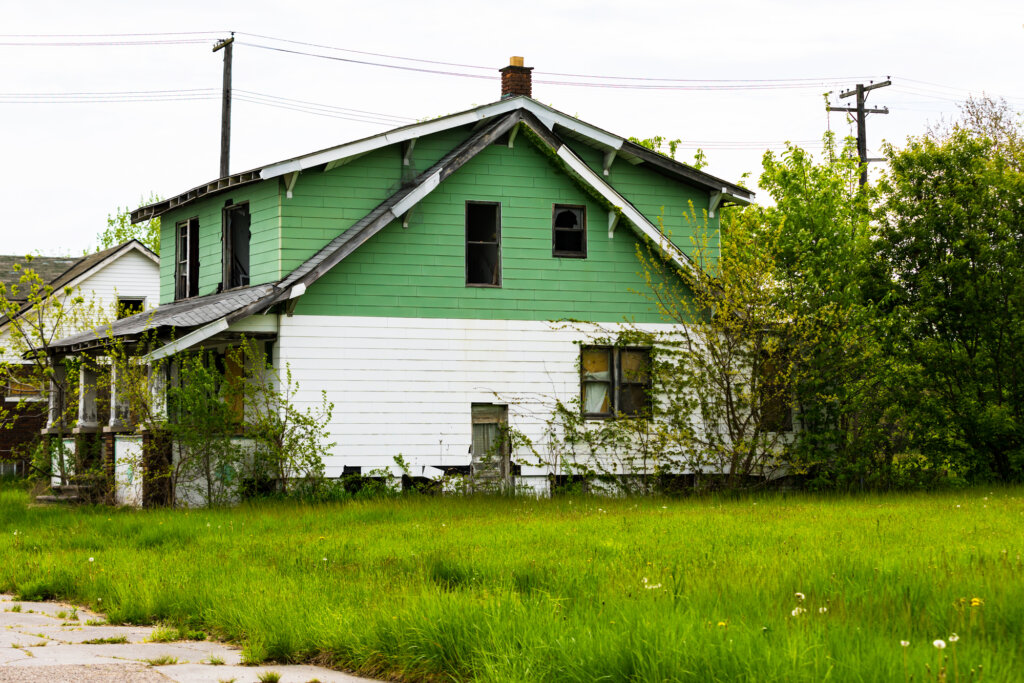 Home in disrepair 