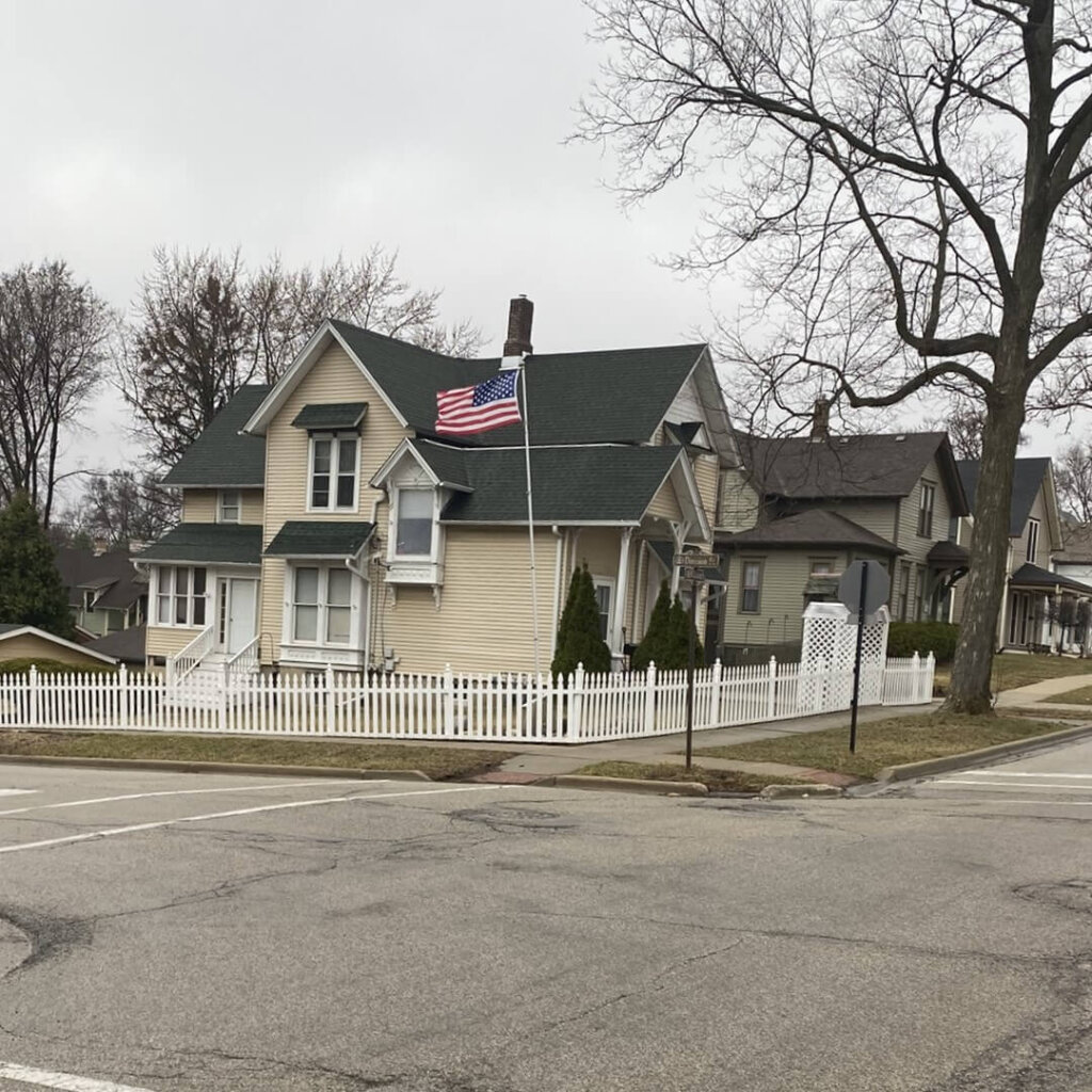 Photo of a nicely kept home, many like this are best sold on the open market however, not all homes are best sold that way. For an honest assessment of your options contact Joe Homebuyer of Chicagoland.