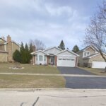 Photo of a Chicago area house. Joe Homebuyer of Chicagoland buys houses like this for cash.