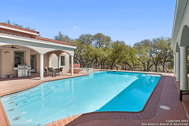 282 W Ranch Rd, Johnson City, TX 78636