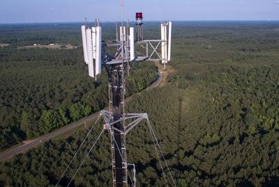 Guyed wire cell site lattice cell tower in Missouri.