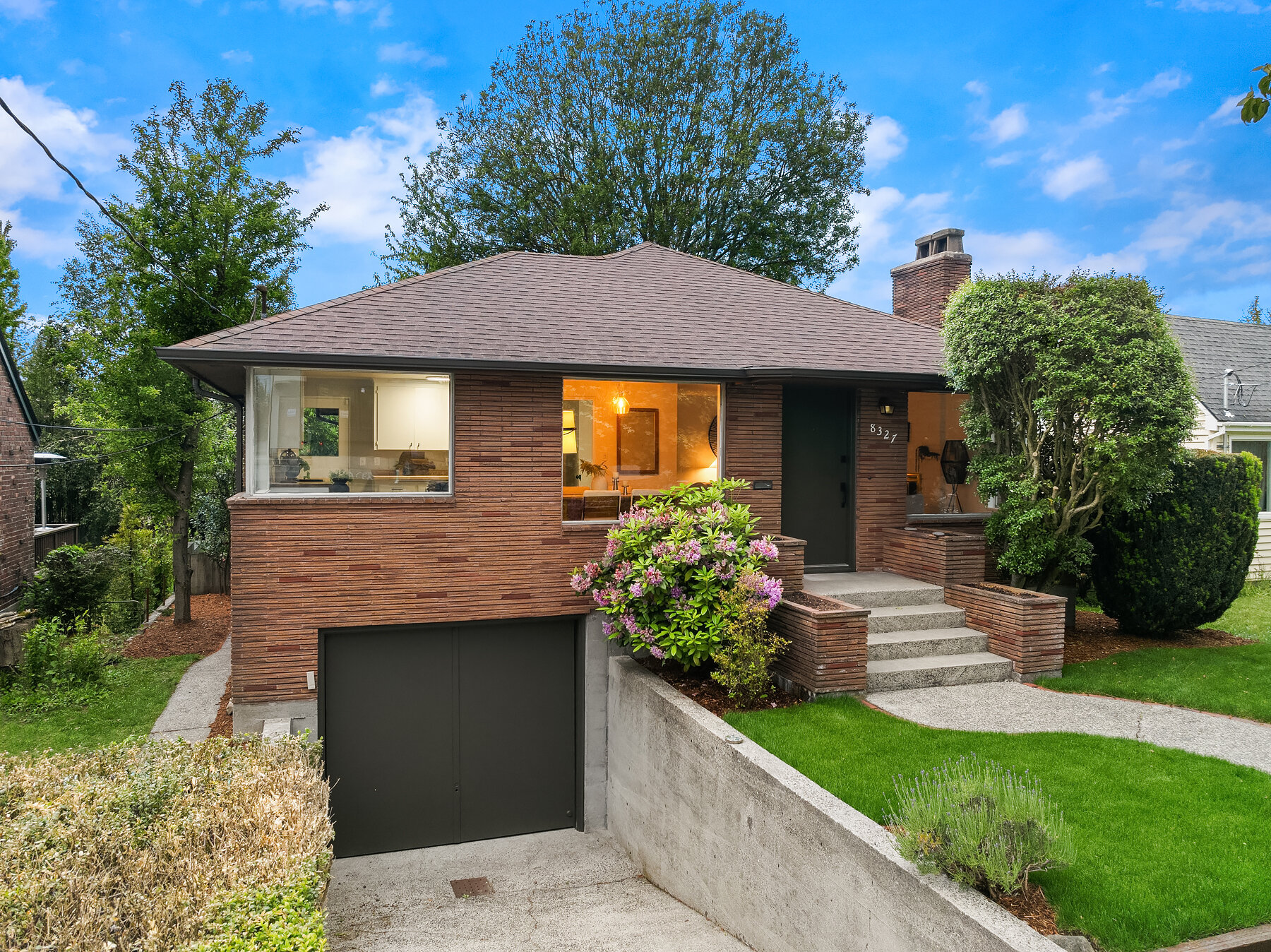 Phil Greely, top Seattle real estate agent, helping homeowners sell homes fast, including cash and off-market sales