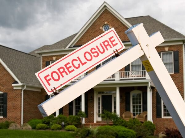 selling a house with foreclosure