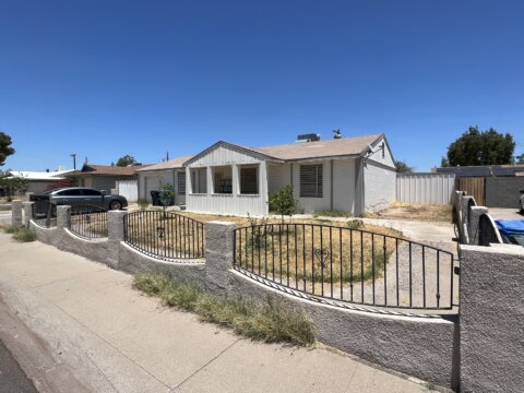 3 bedroom single family home at 4037 N 77Th Dr, Phoenix, AZ 85033