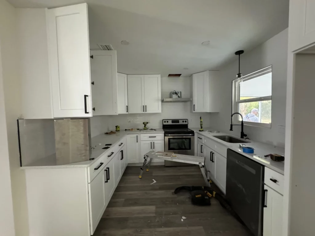 Selling a Mobile Home in Florida - Modern Kitchen Features
