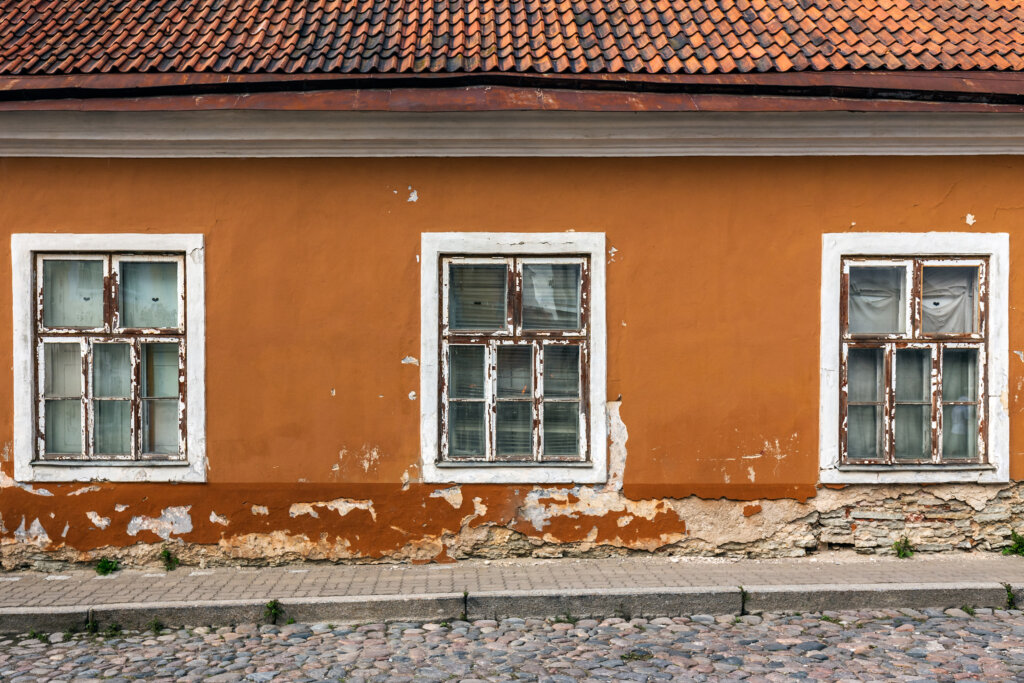a house for sale in poor condition