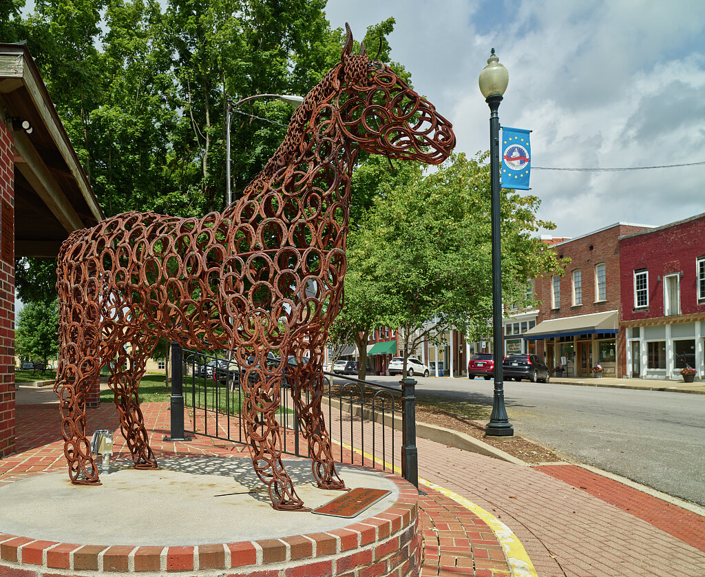 Franklin, KY Horse Monument.