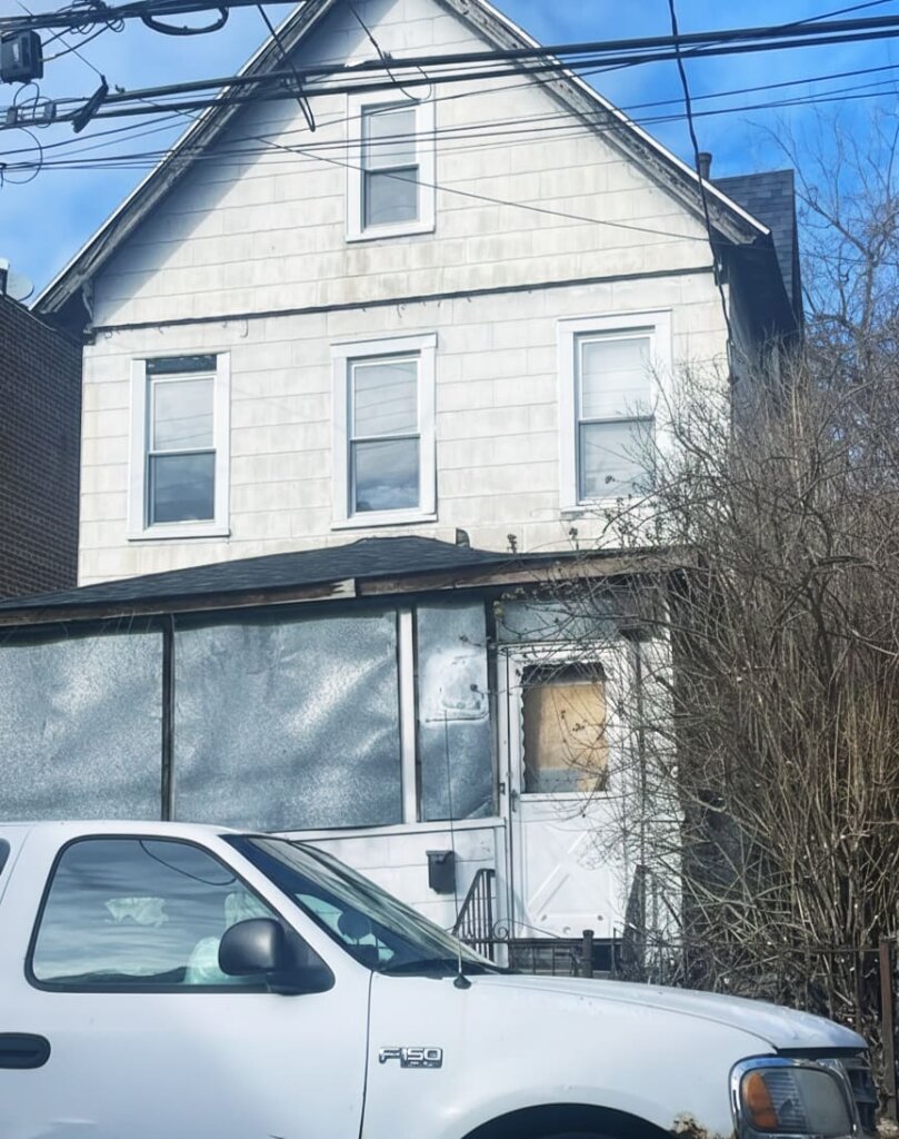 Sell your Williamsbridge Bronx house fast for cash near Montefiore and the Oval - 718Homebuyers - Call 718-503-2233