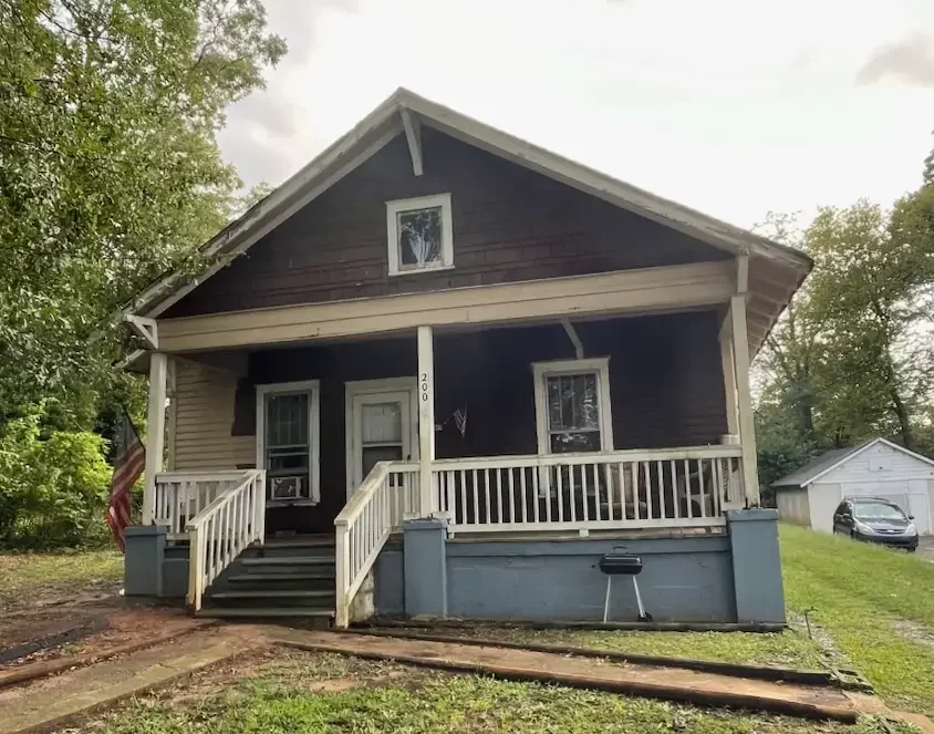 We buy houses fast for cash in any condition, no repairs or cleanup needed, in Waynesville, NC,