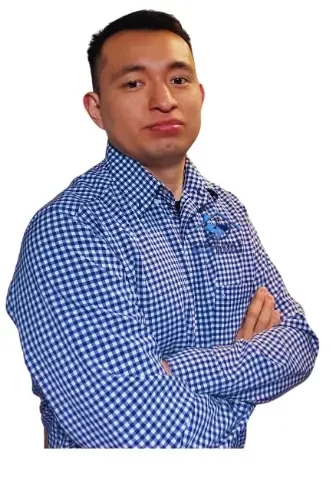 Manuel Roman, experienced real estate investor and manager of Carolinas House Buyers, providing quick and stress-free home selling solutions in Greensboro, NC.