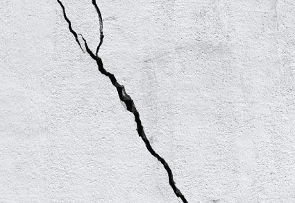 buying a house with a cracked foundation