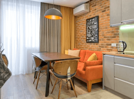 marketing a florida house with a studio apartment