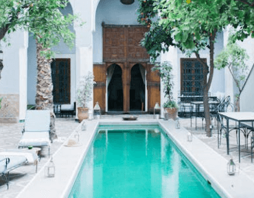 selling a house with a pool
