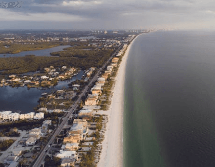 investors are buying properties in Naples Florida