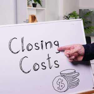 Who is in charge of closing costs when selling a house In Texas