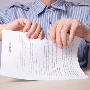 What Happens If a Seller Backs Out of a Contract Texas