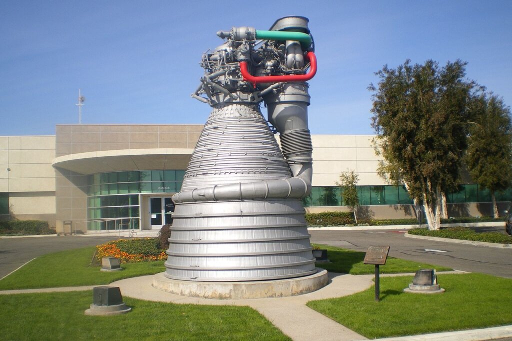 city-of-canoga-park-landmark-aero