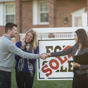 How to Navigate Selling Your Home While Purchasing a New One Texas
