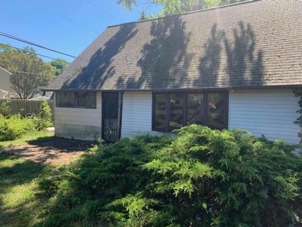 house with backyard in clarksville TN