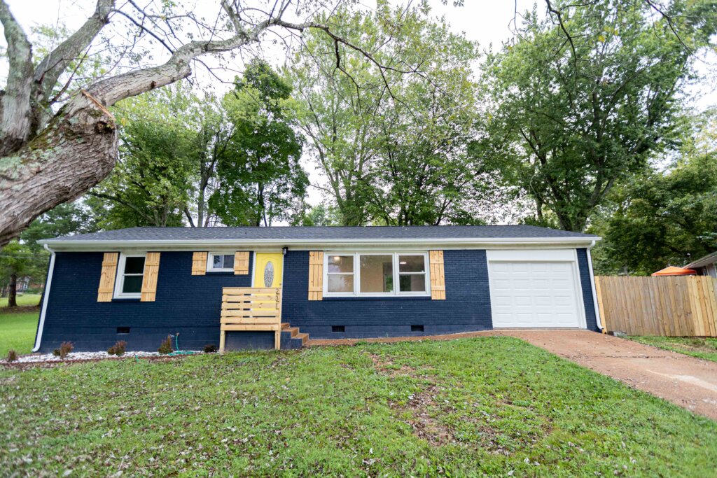 Sell house for cash in Clarksville, TN.