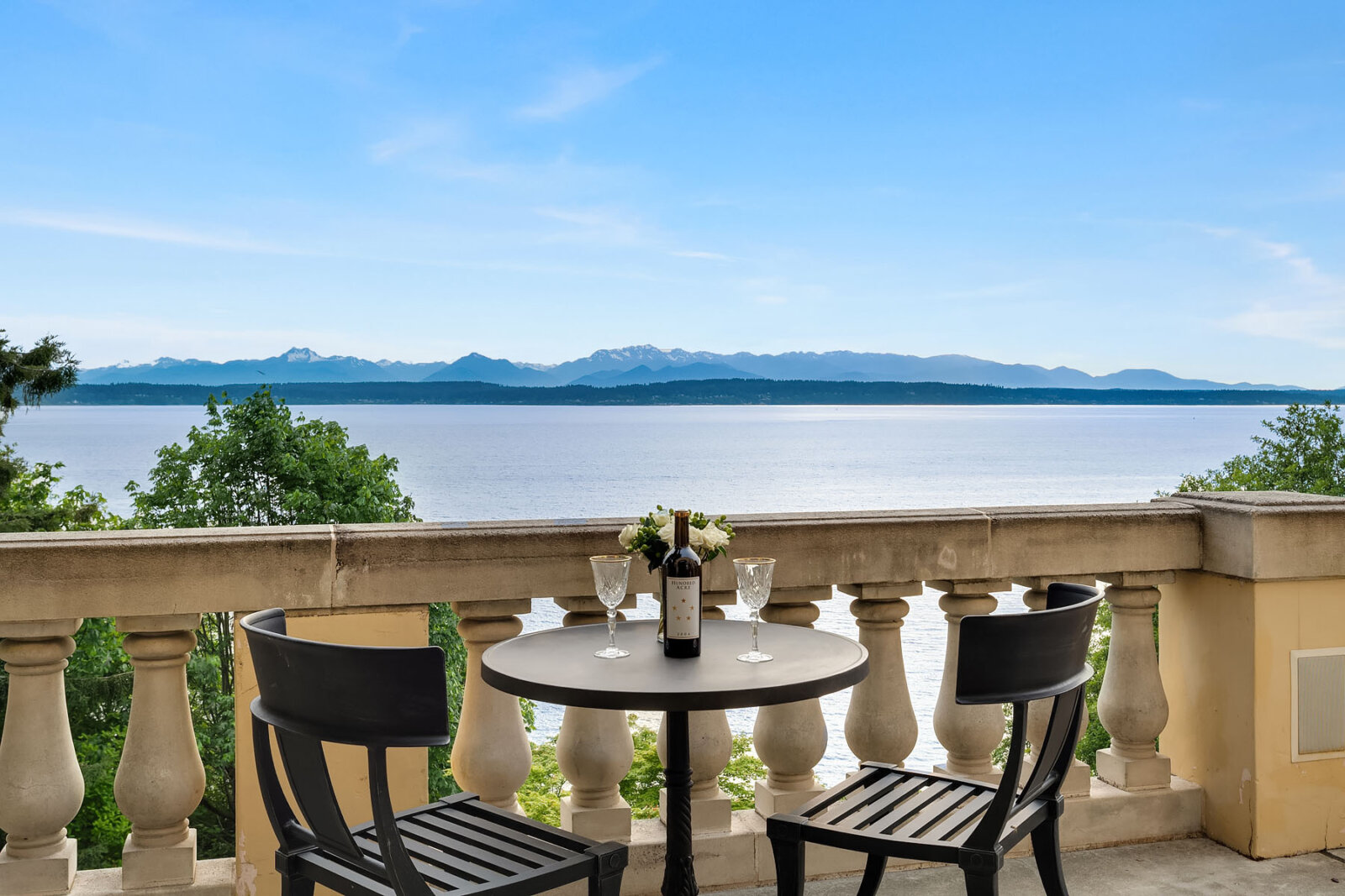 Waterfront Homes for Sale on Lake Washington