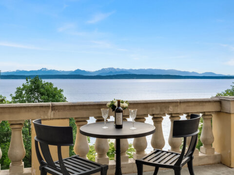 Waterfront Homes for Sale on Lake Washington