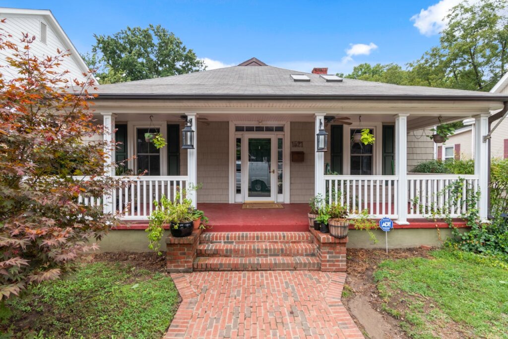 Homeowners selling their house fast in Essex County, MA with Joe Homebuyer New Hampshire.