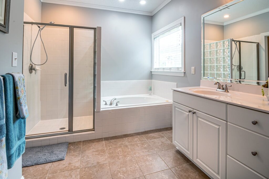 Home in Bedford, NH ready for a fast sale with Joe Homebuyer New Hampshire.