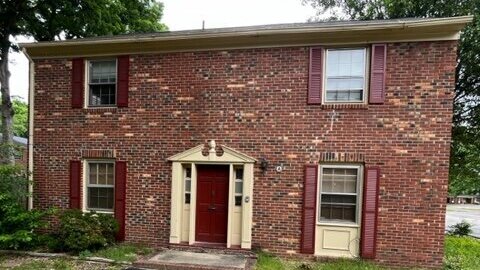 A beautiful bricked walled house in Virginia