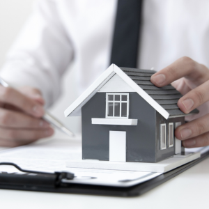 Going Through a Title Company to Sell My House Texas