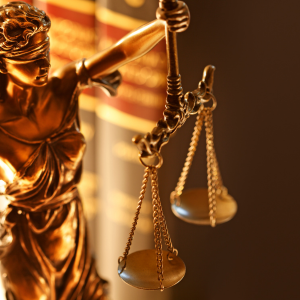 Selling a House Under a Pending Lawsuit in Arlington