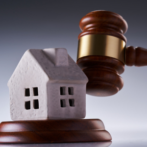 Put Your House Up for Auction in [market]
