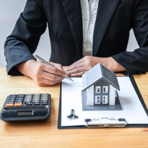 Selling by Owner vs. Using a Realtor in Fort Worth