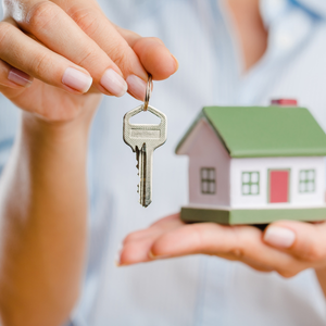 Is Selling a House to Your Spouse Allowed by Law in Texas