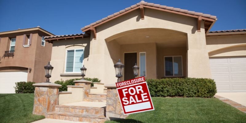 Understanding the Key Differences Between Short Sales and Foreclosure