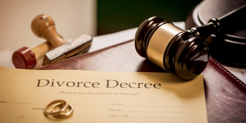 Selling house during divorce [market_city]