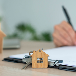 Can homeowners insurance be modified after closing on a home In Texas