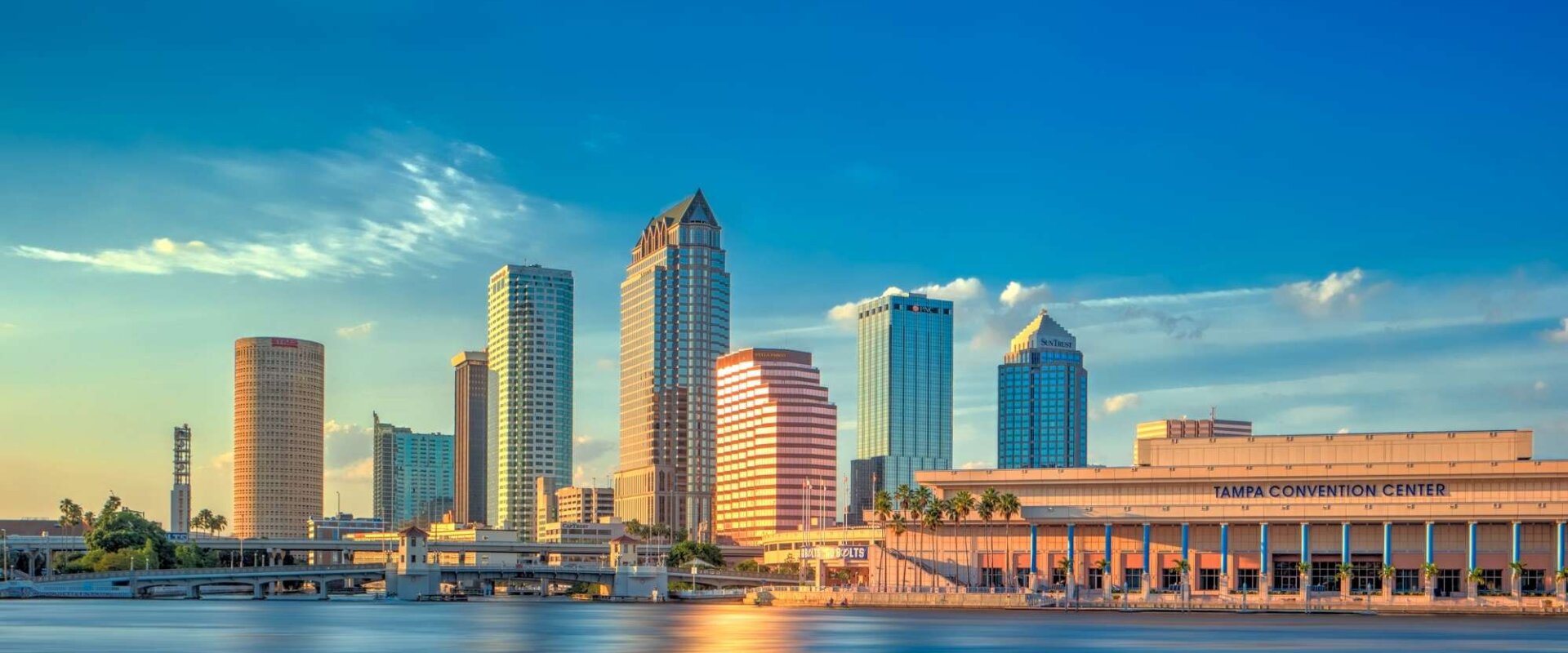 Tampa-City-Skyline-HIllsborough-River-Florida