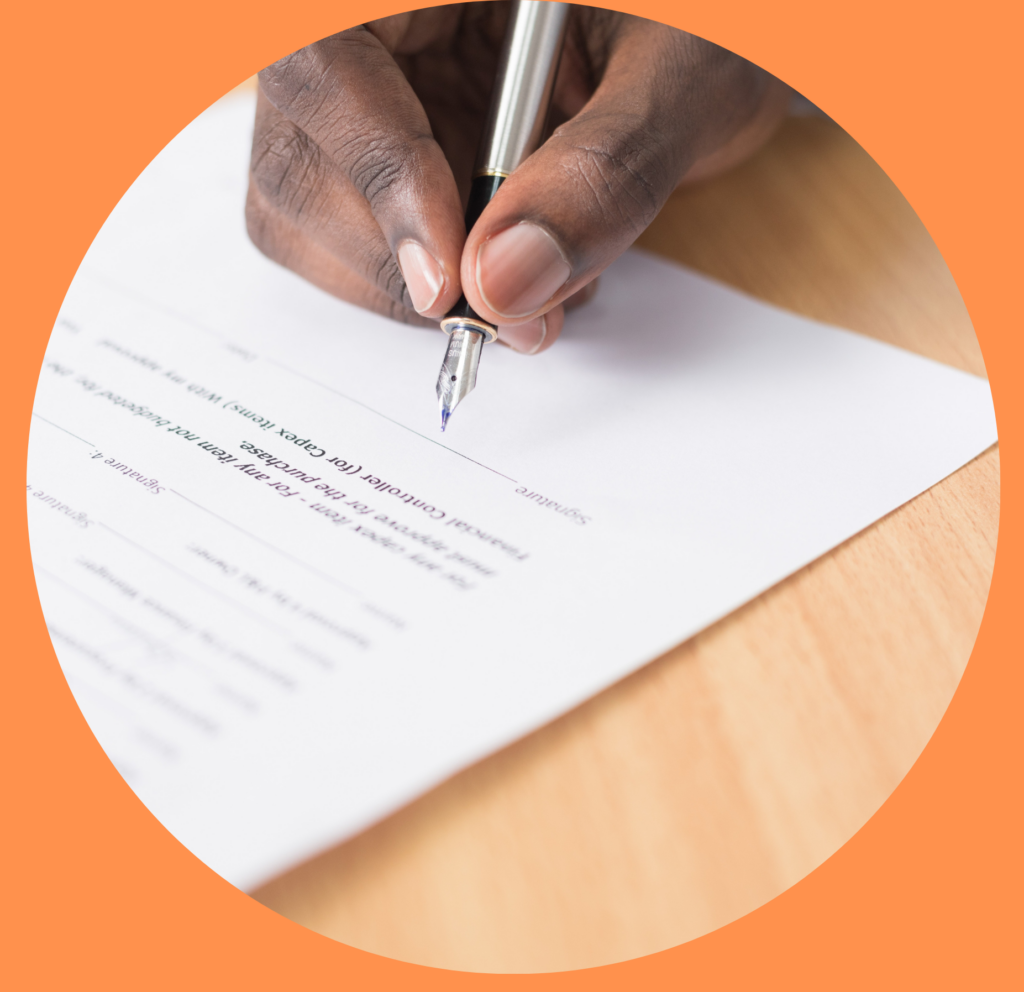 picture of one signing a contract to demonstrate we give cash offers that people are ready to take