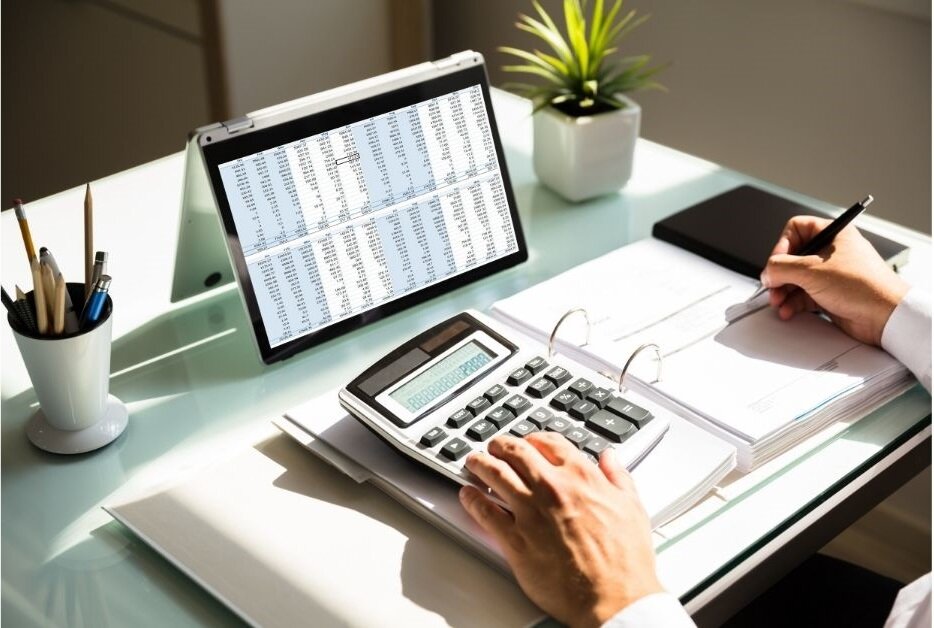 Step-by-step graphic explaining how to calculate home equity for sharing, showing home value, mortgage balance, and other financial considerations.
