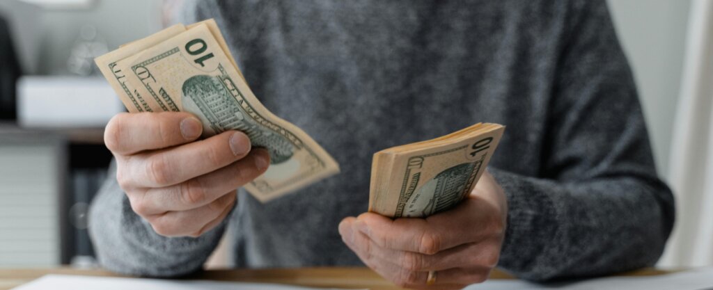 1800LOTS is a cash land buyer that specializes in buying vacant lot and lands from property owners who are facing distress or wants to get rid of their land fast for cash.