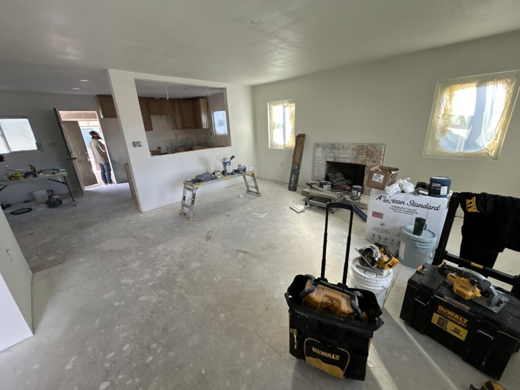 Quick Home Offers bought 900 E Lemon after a fire damaged the home. We bought the home as-is and closed within 2 weeks. Quick Home Offers is a california cash home buyer.