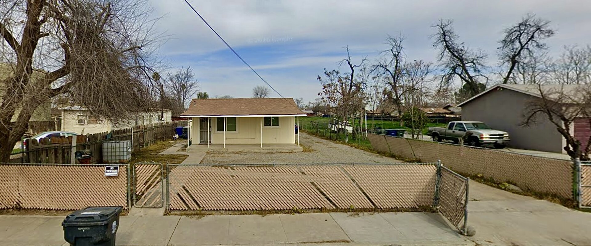 Quick Home Offers bought this house with squatters. The home needed repairs and needed to be sold quickly. Quick Home Offers worked with both the occupants and the sellers and turned a complex situation into a manageable one.