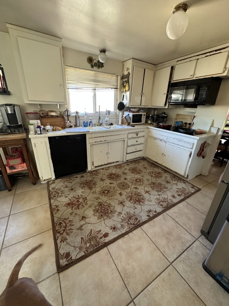 Thousand Oaks Home kitchen bought in 2024 by Quick Home Offers. This was near Los Robles hospital and before the rehab.