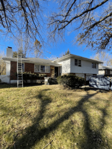 Exterior of a house we purchased in Missouri, showcasing our commitment to helping homeowners in Kansas City sell their homes quickly.