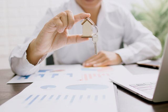 Merits of Selling As-Is to Cash Buyers