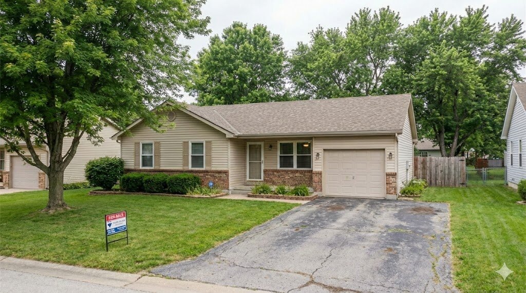 Modest single-family home in Smithville, Missouri representing an underwater mortgage situation